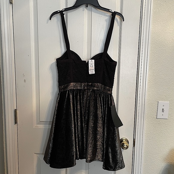 bebe: Black/Gold Lace + Metallic Velour Dress NWT - Picture 3 of 3